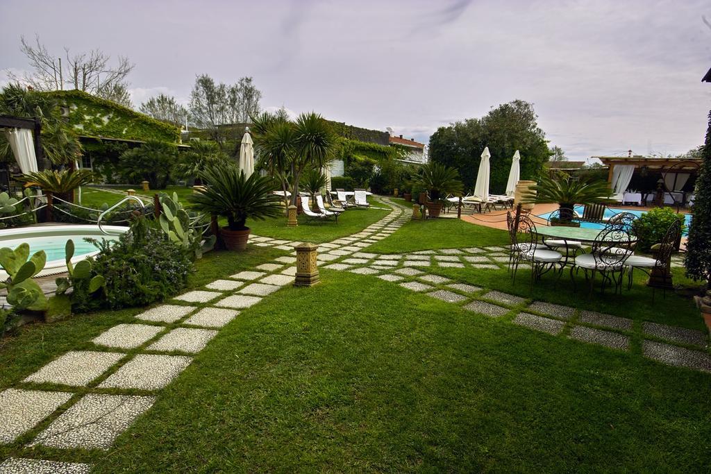 Hotel Atlantic Marina Di Carrara Exteriör bild